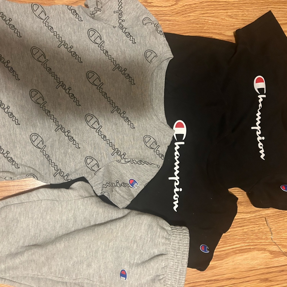 Champion bundle 3 shirts 1pants